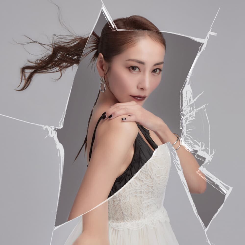 熊切あさ美の新曲「大嫌いだけど大好きな人」のジャケット写真